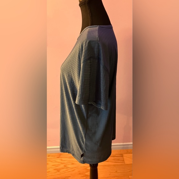 Mens blue short sleeve patterned tee size L - Picture 2 of 4